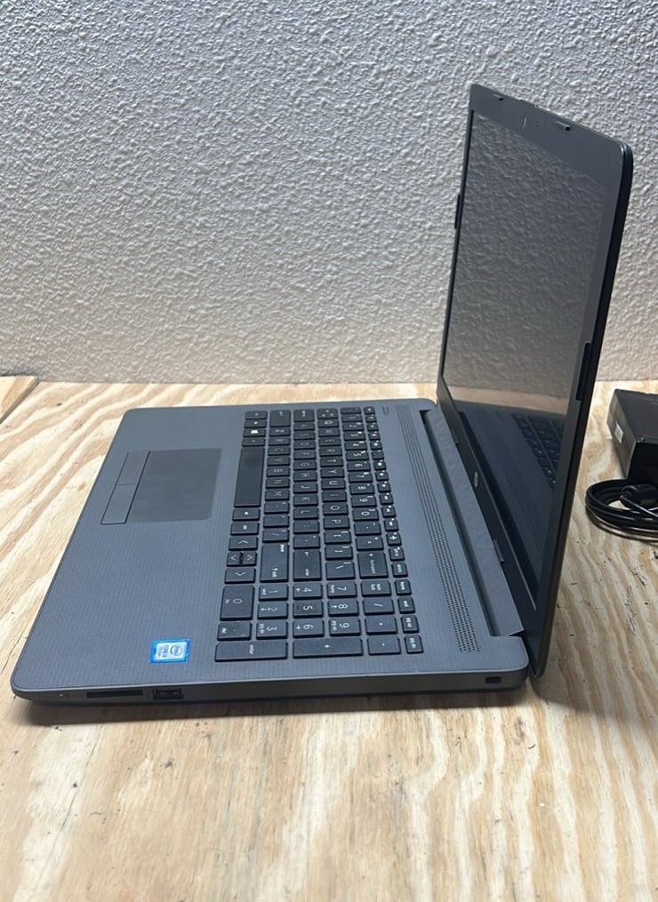 HP 250G7 i3 7020U SSD120GB Windows11 HP 250 G7 - 15.6