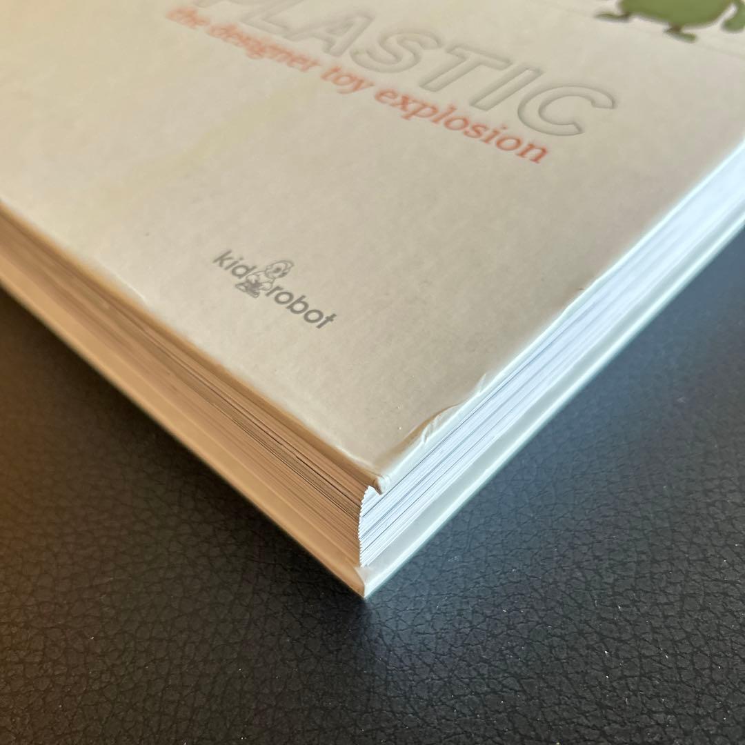 English Books: Kid Robot I AM PLASTIC Art Toy Collection/Photo Book