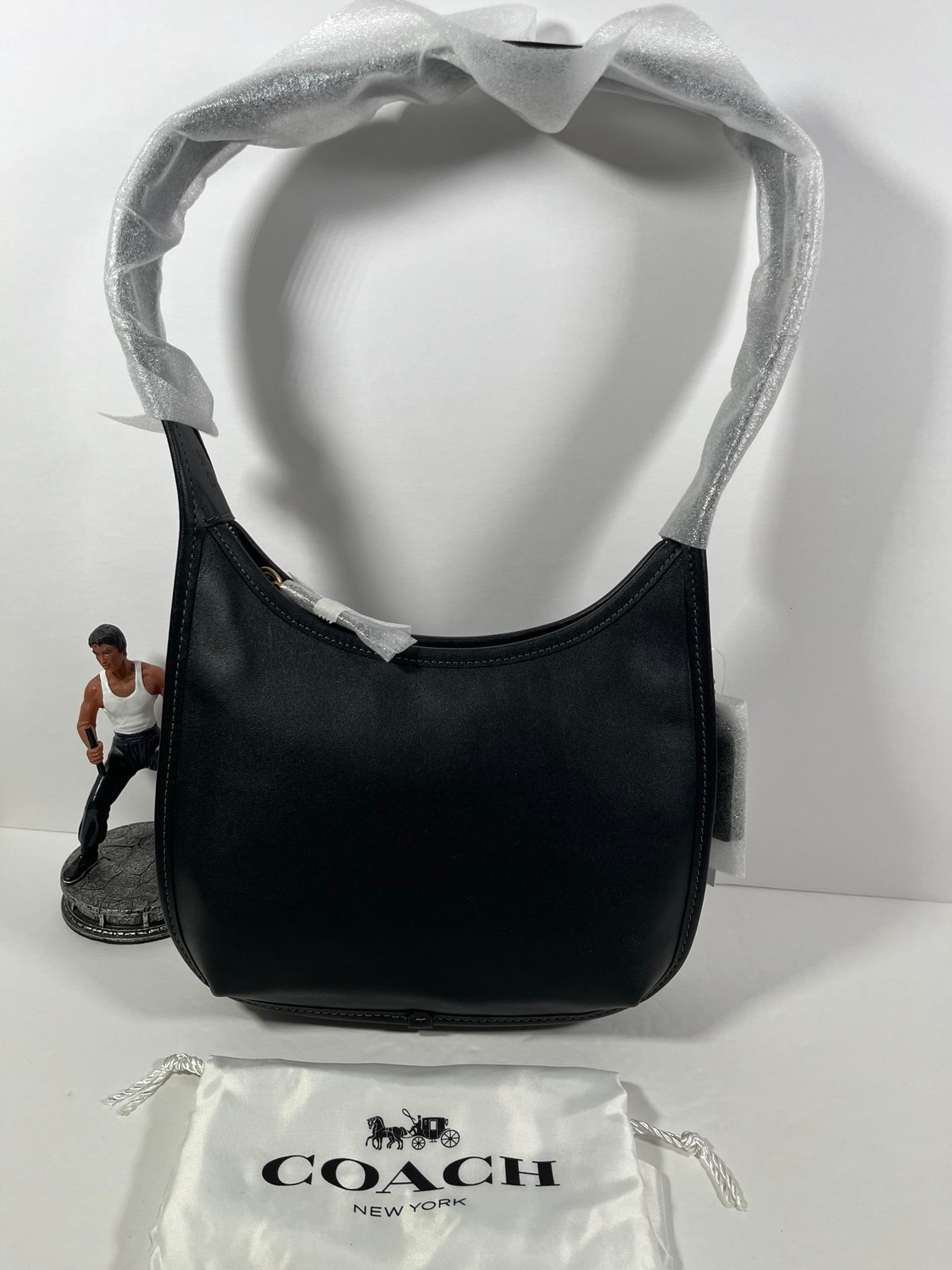 Coach Originals Curve Zip Bag in Brass/black | Mercari