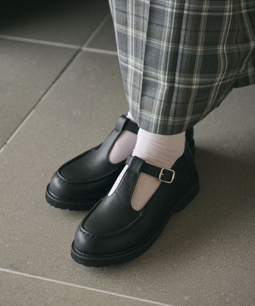 Tストラップ ローファー