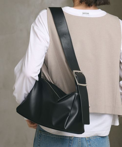 スクエア ビッグバックル ショルダーバッグ
