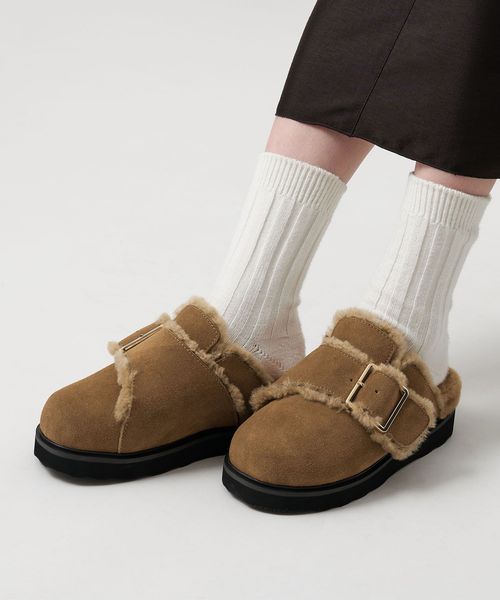 MOHI＞スエード ビッグベルト ボストンサンダル