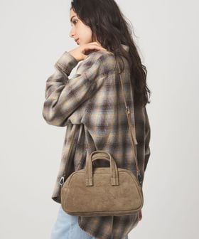 CHRISTIAN VILLA＞ボストンバッグ（スエード）