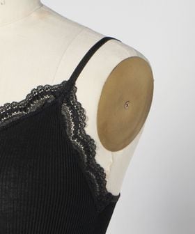 OSCALITO＞ レースキャミソール