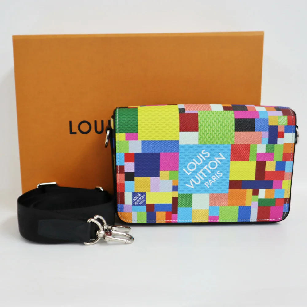 お買取りしました！ ルイヴィトン ダミエ グラフィット 3D マルチ