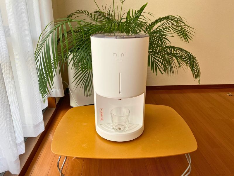 小さいサイズの浄水型ウォーターサーバー「every frecious mini」と