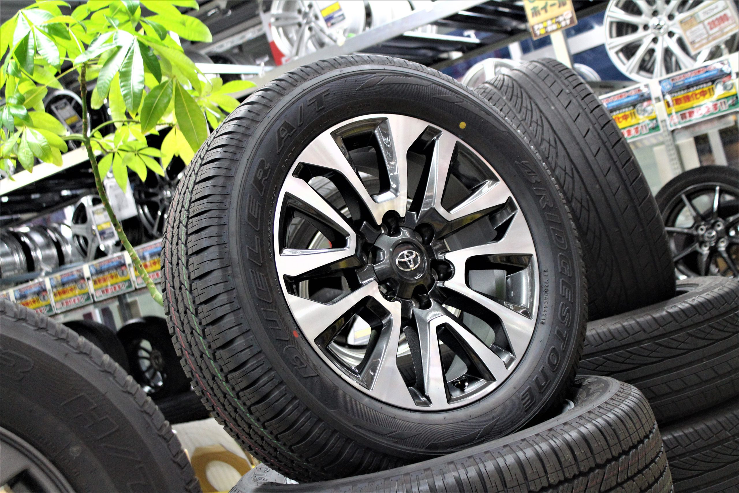 150系プラド後期型・TZ-G19インチ純正アルミホイールがやってきました