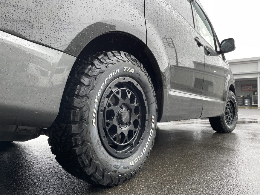 デリカD5をご来店即日カスタム！RAYS デイトナ M9 ＆ BFグッドリッチ