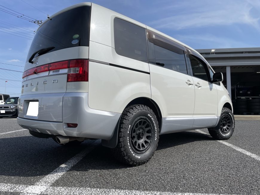 デリカD5にデルタフォース オーバル＆BFグッドリッチ！王道のカスタム