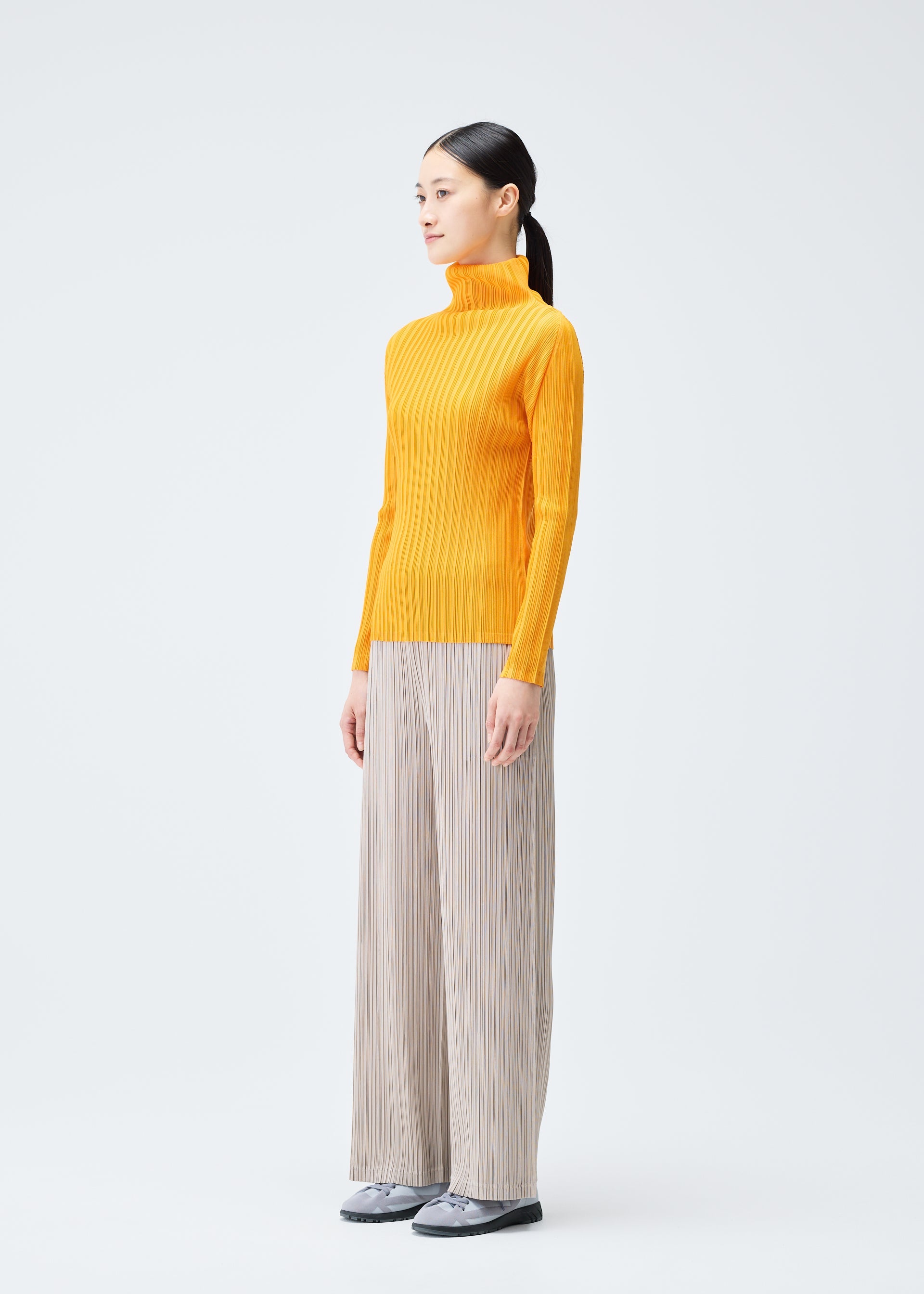 RIB PLEATS DECEMBER Slim-fit Top Yellow – The official ISSEY