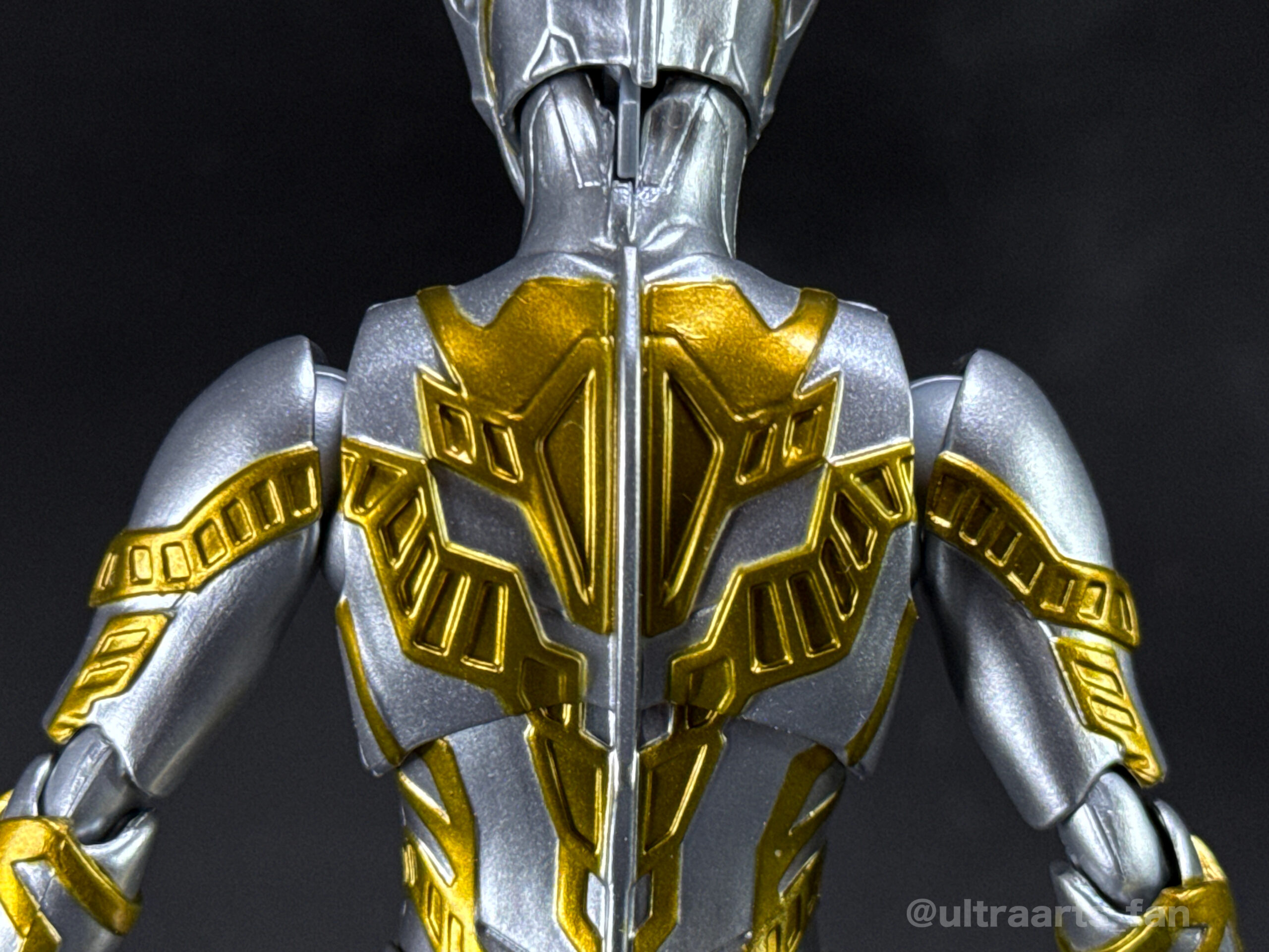 簡易レビュー】S.H.Figuarts ウルティメイトシャイニングウルトラマン