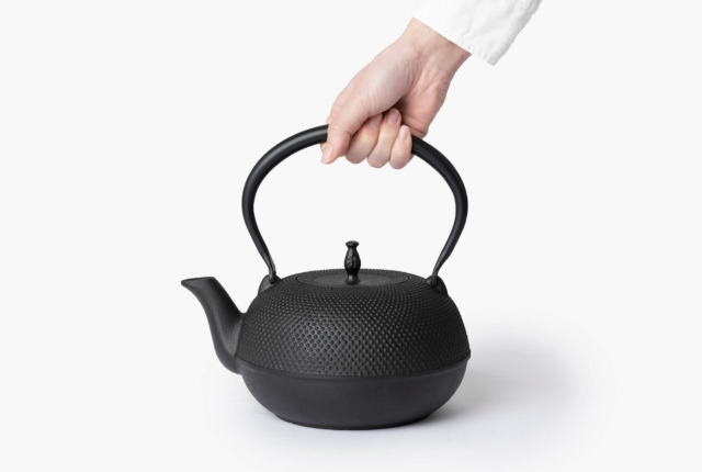 OIGEN 鉄瓶 観月アラレ 1.85L | 商品一覧 | 地域文化商社 うなぎの寝床