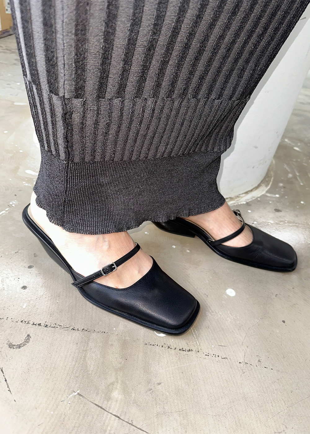 Alice-0/Beige｜UNTISHOLD | アンチショルドの公式オンラインストア