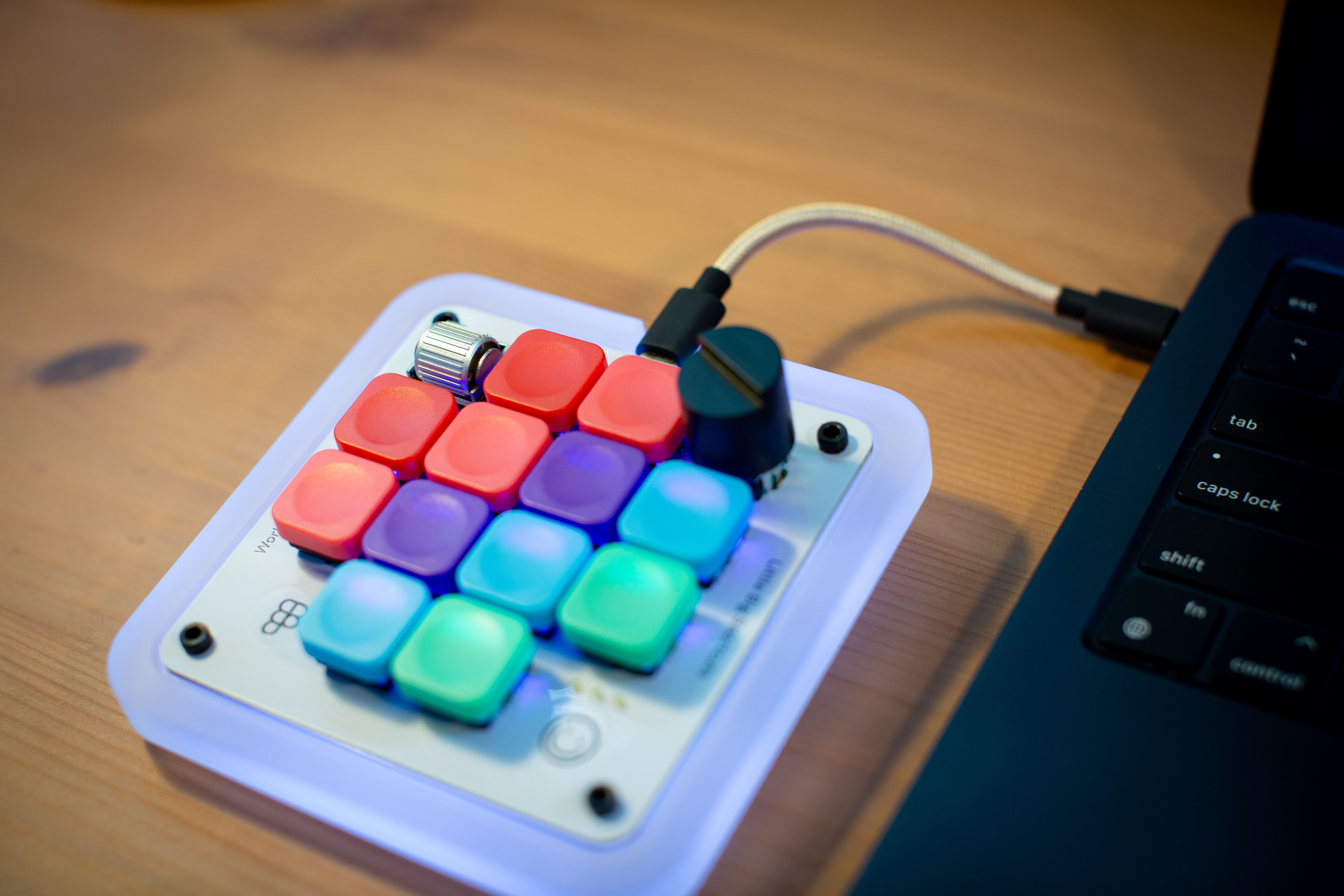 デザイナーもワクワクできるハードウェア『Figma Creator Micro』レビュー