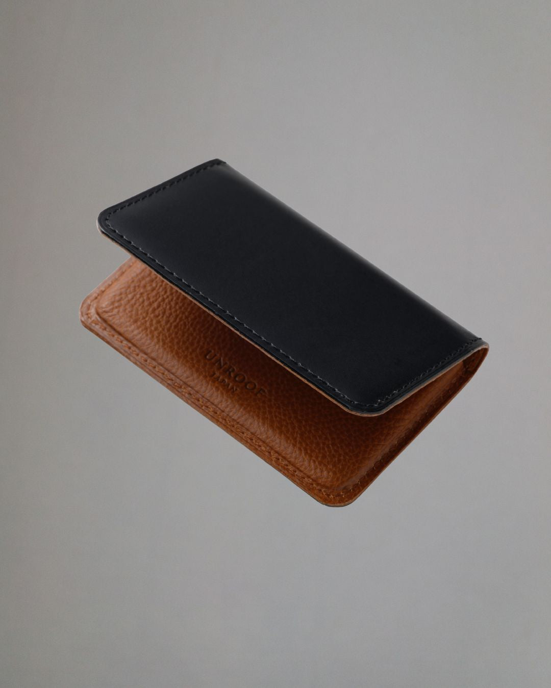 手元に宿る上質な香り」イタリアンレザーの名刺入れ