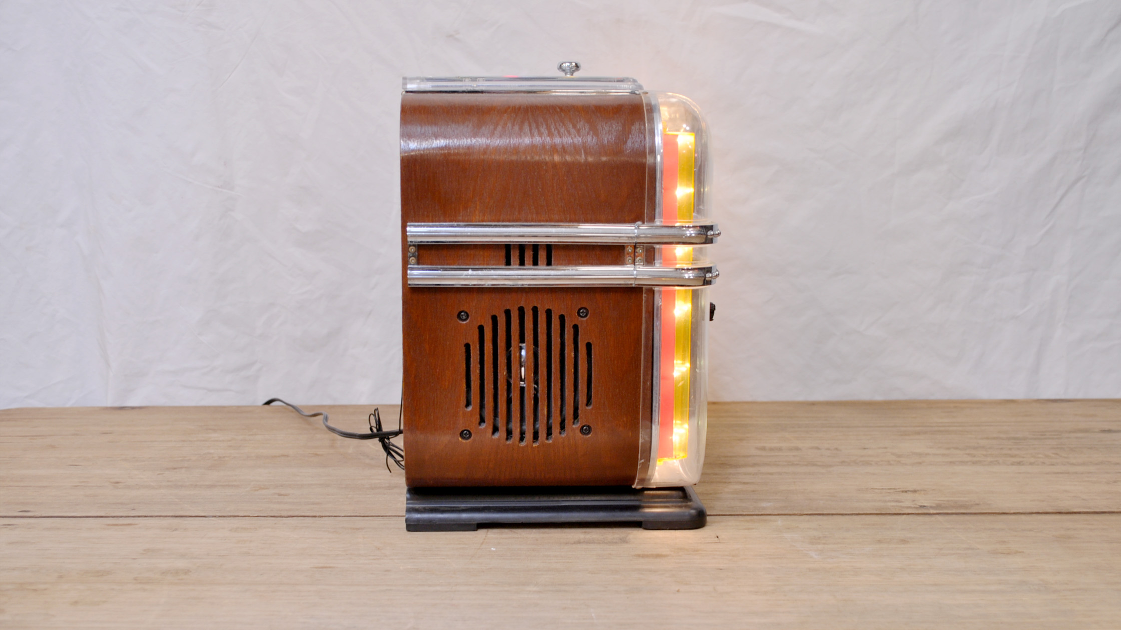 引取り推奨B7126【ウィンテック】 ジュークボックス型CDラジオ