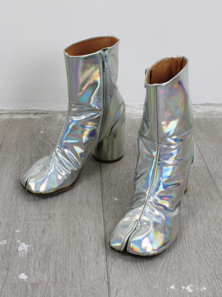 Maison Martin Margiela silver holographic tabi boots (36) — fall