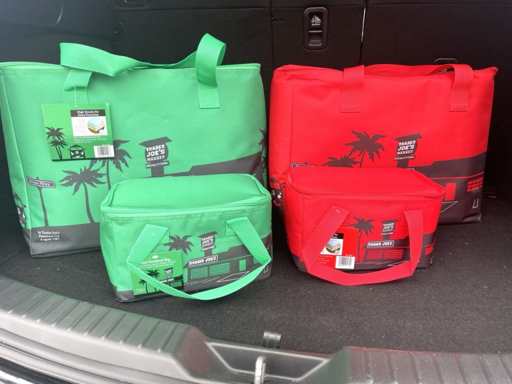 新色でた！トレーダージョーズミニ保冷バッグ赤＆緑 購入レポート