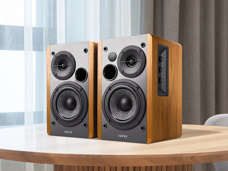 Powerful Bookshelf Speakers Combining a Retro Look | R1280T