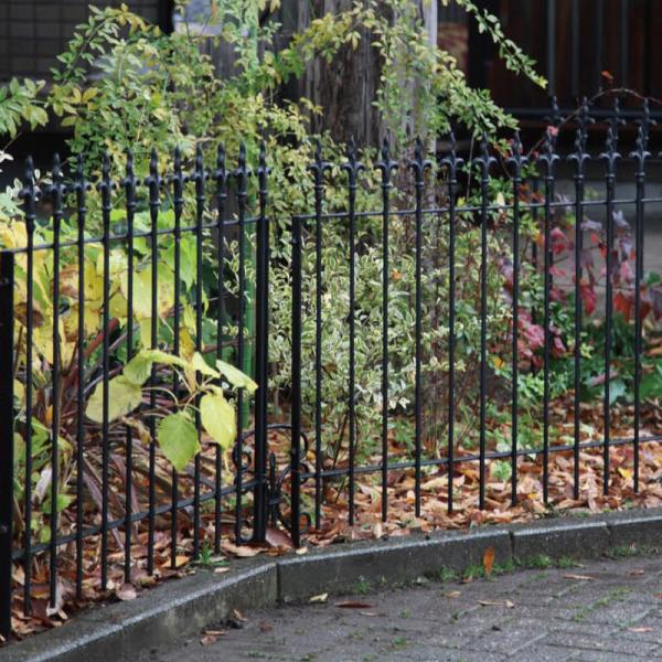 アイアンフェンス 外構 アンティーク フェンス おしゃれ 庭 柵 花壇