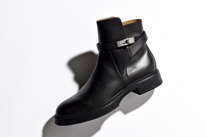 エルメスの新作シューズは、大人をワクワクさせるんです | メンズ