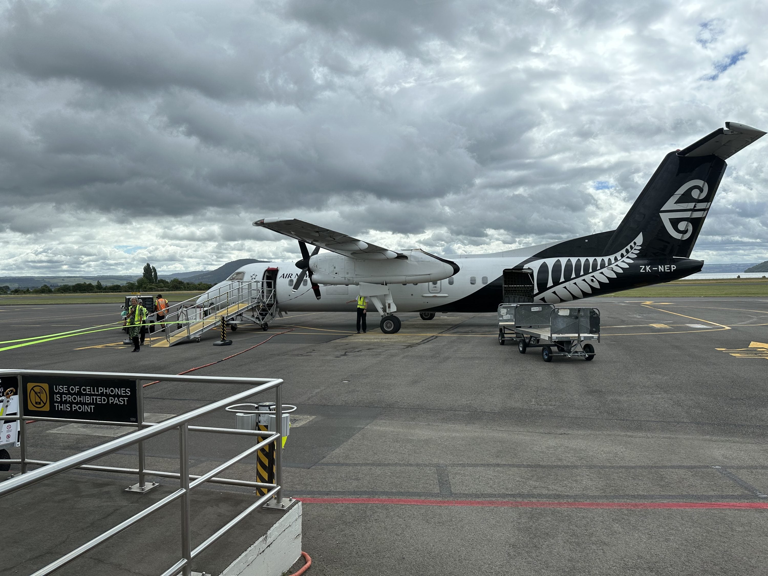 Air New Zealand Dash 8 Q300 Economy Review [ROT to WLG]