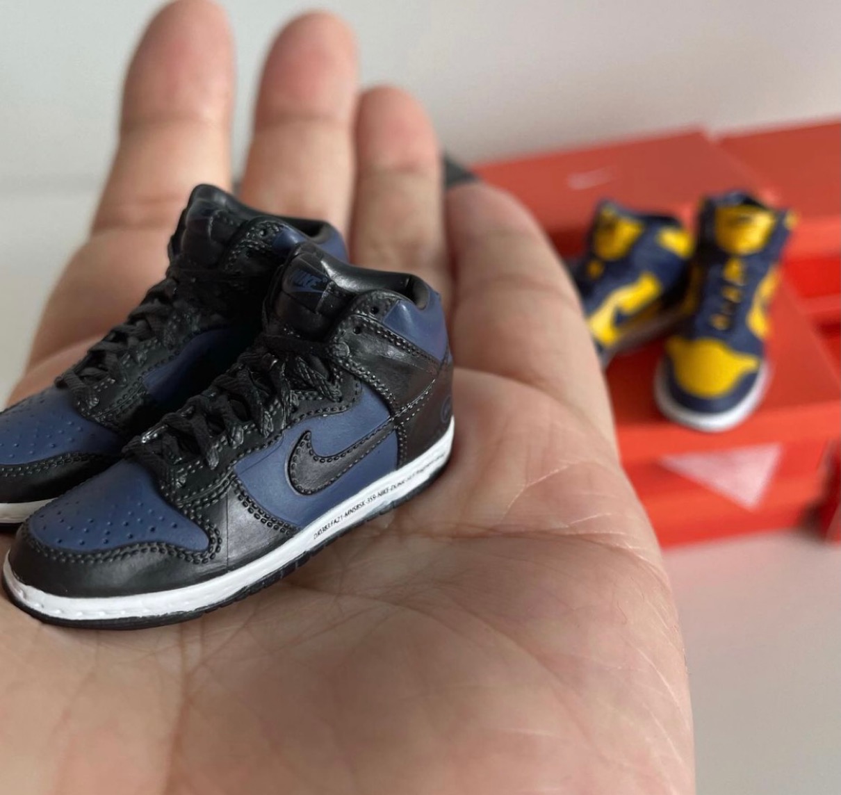 24時間回せるガシャポンオンラインにて「NIKE DUNK HIGH miniature