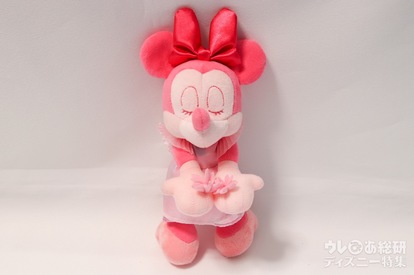 おててに“桜”♪【東京ディズニーリゾート】目を閉じたミニーが可愛い