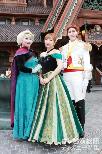 値下げ⭕️】Dハロ ウィッグ エルサ 戴冠式 最終値下げ エルサ