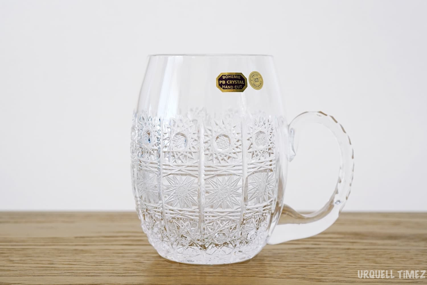 ボヘミアガラスのビールジョッキでジャテツ産ホップ100%のビールを飲む