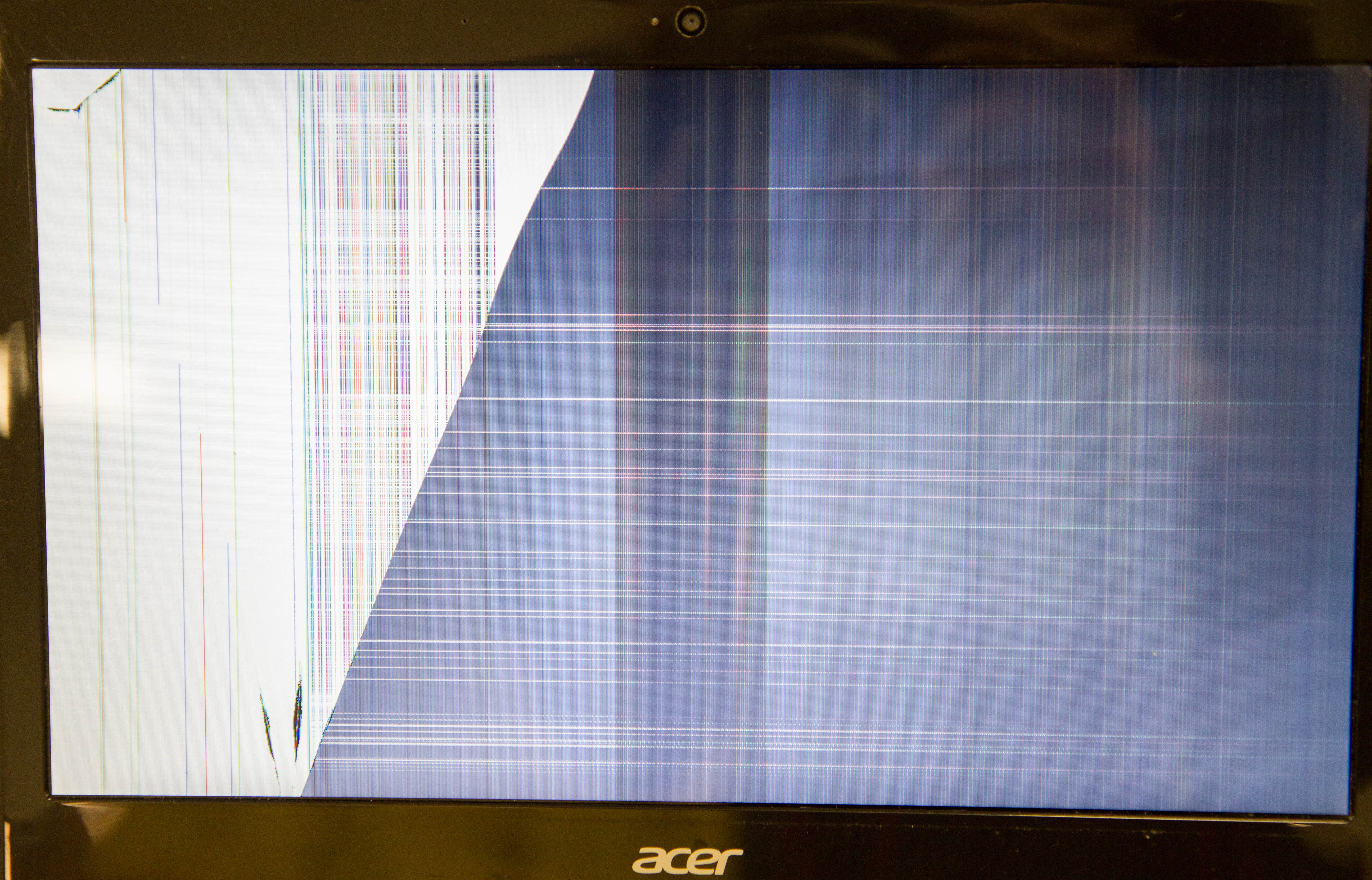 私の液晶パネルが割れているかどうかはどのように伝えることができます