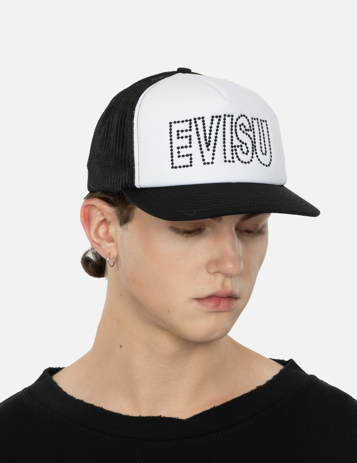 Dotted Logo embroidery Tucker Hat – EVISU