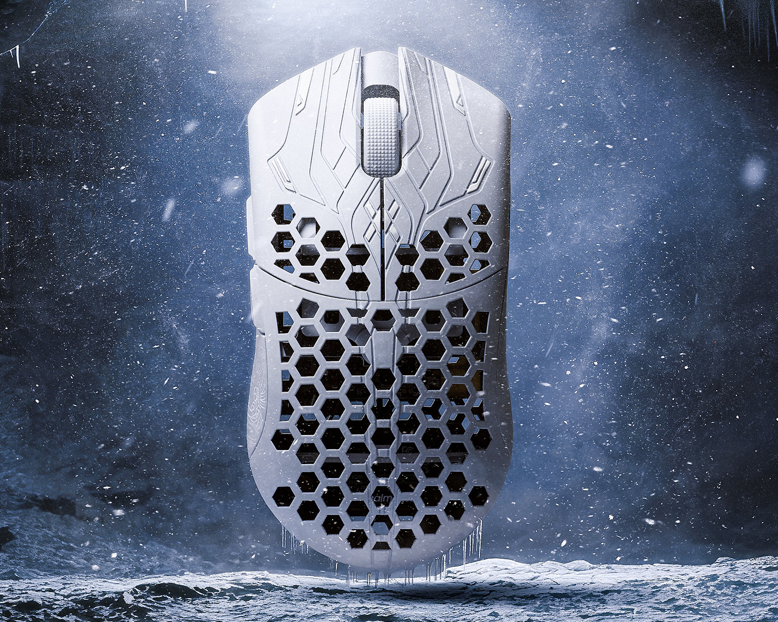 Finalmouse ULX Frostlord - Medium - us.MaxGaming.com