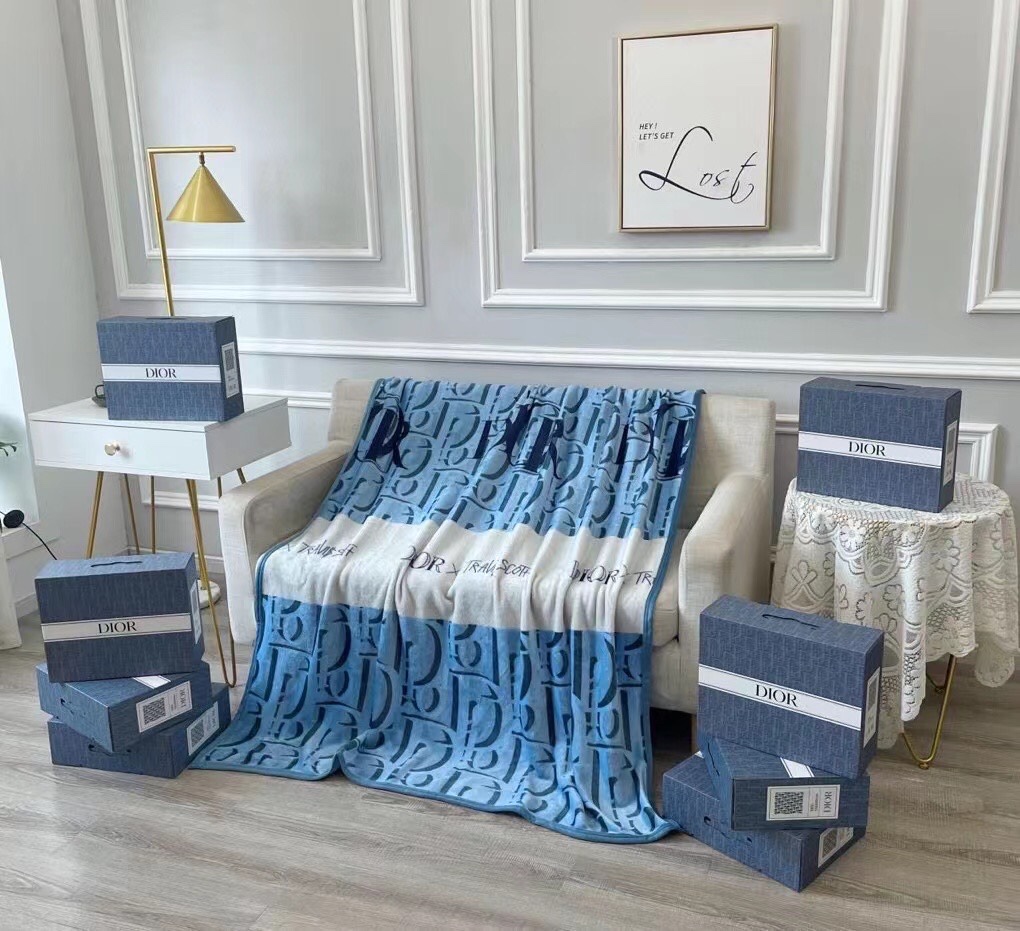 日本国内最高級ブランド販売店のブランド通販専門店 / ディオール毛布