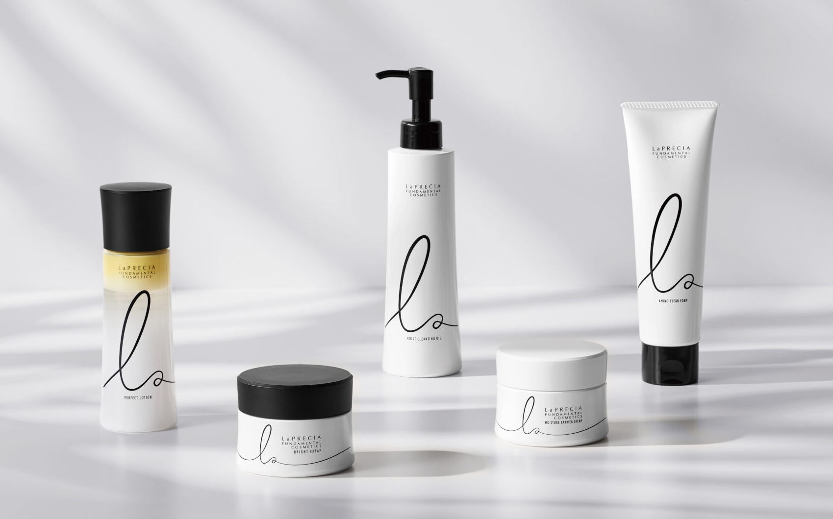 浸透型プラセンタ美容液「プラデュー アクロス（5mL×6本）」のボトル