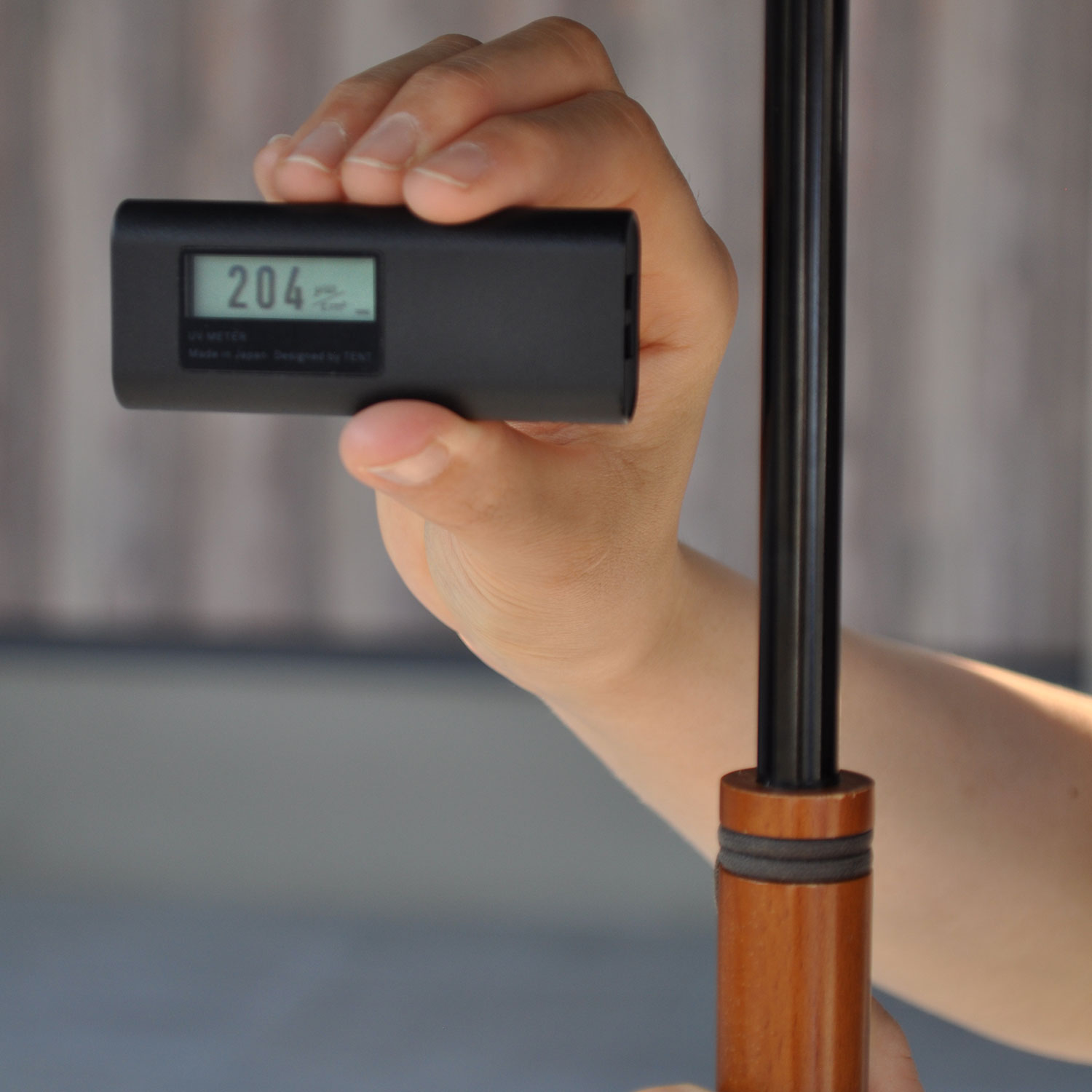 UVメーター｜サンバリア100 | 完全遮光日傘｜サンバリア100