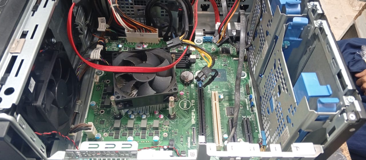 Dell Precision 3630 Tower i7 8th Gen | 8GB RAM | 256GB SSD – UZAIR