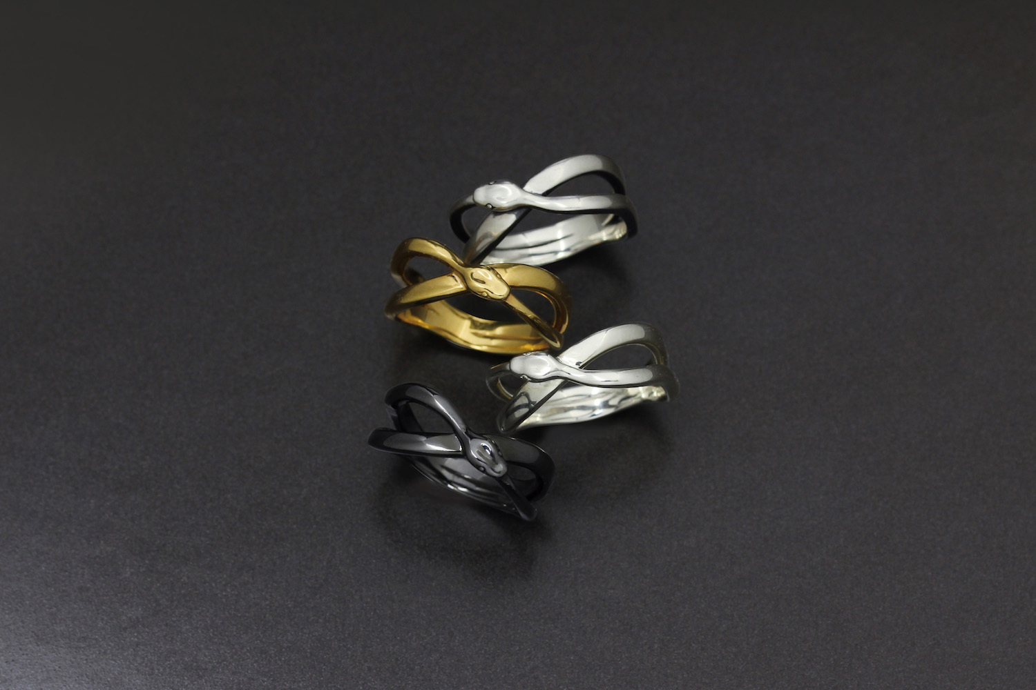 HYDEオリジナルリング「LILITH ∞ (リリス・インフィニティ)」受注販売