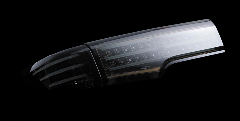 公式ショップ限定】ジュエルLEDテールランプTRAD エルグランド (E52