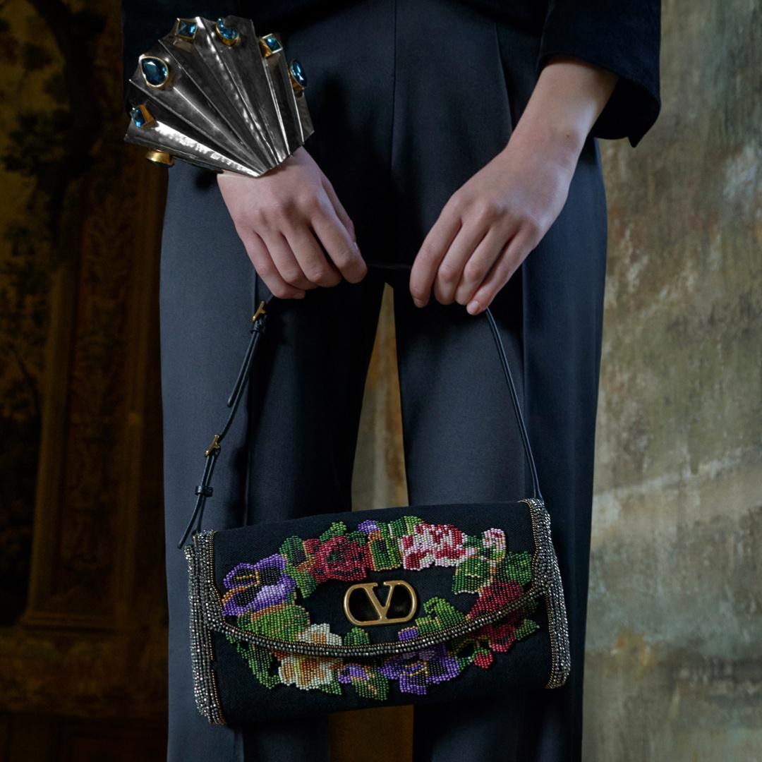 公式】ヴァレンティノ ガラヴァーニ ウィメンズ デザイナーズバッグ