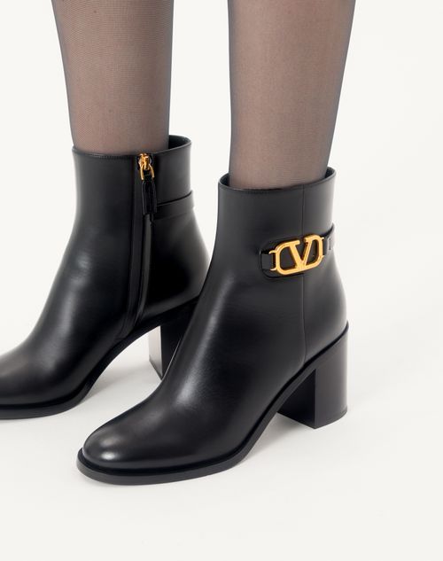 Vロゴ シグネチャー カーフスキン アンクルブーツ 75mm for ウィメンズ