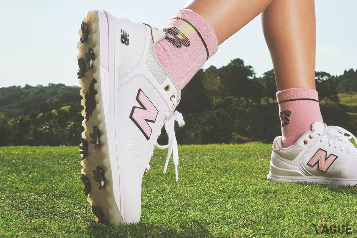 ニューバランスの新作ゴルフシューズは「淡いピンク×ホワイト」が斬新