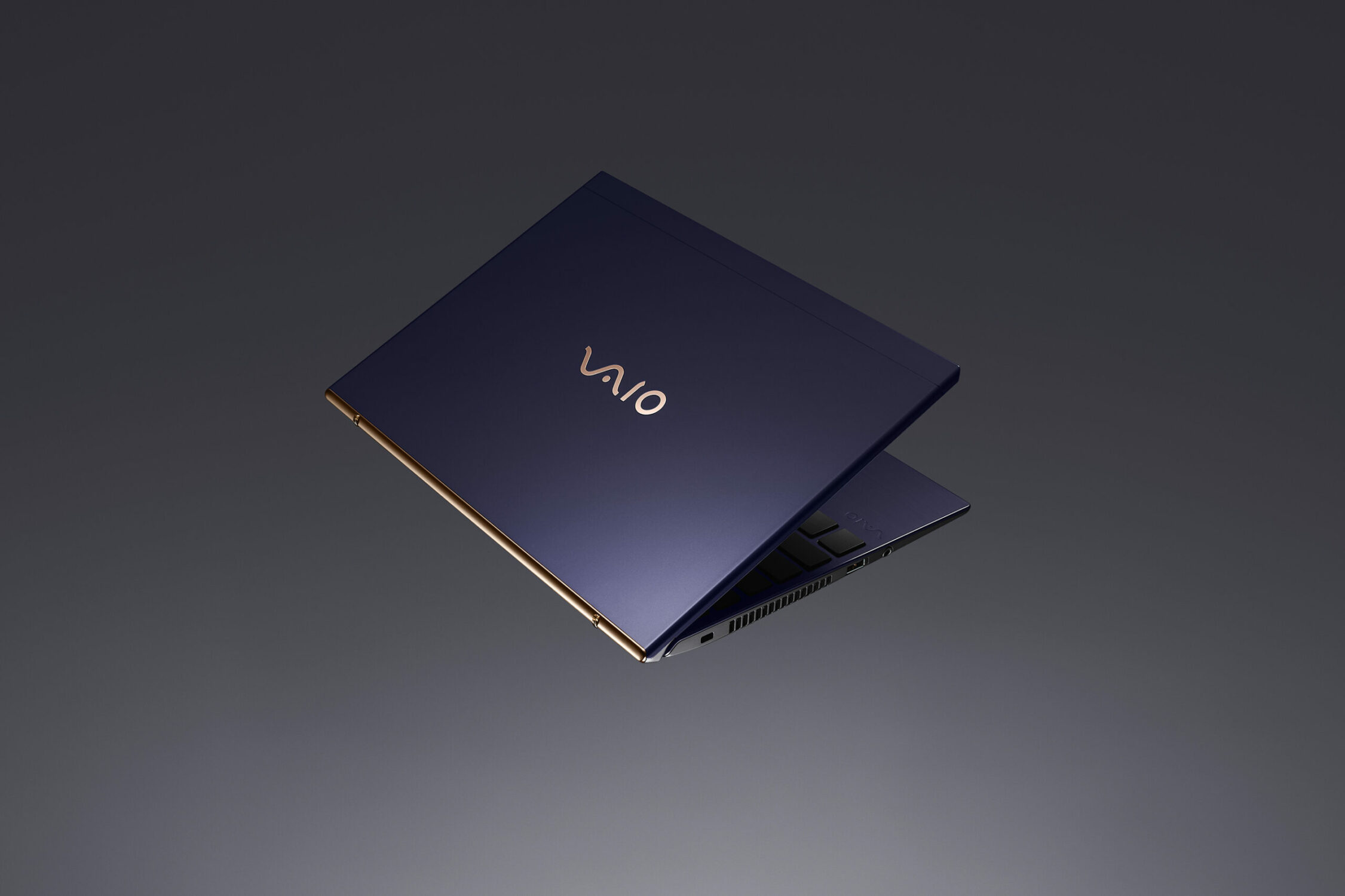 VAIO SX12・SX14の勝色特別仕様・ALL BLACK EDITIONにおいて4G LTEが