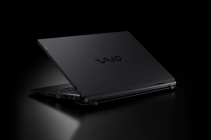VAIO A12 ALL BLACK EDITION ー引き締まった『黒』が予感させる洗練