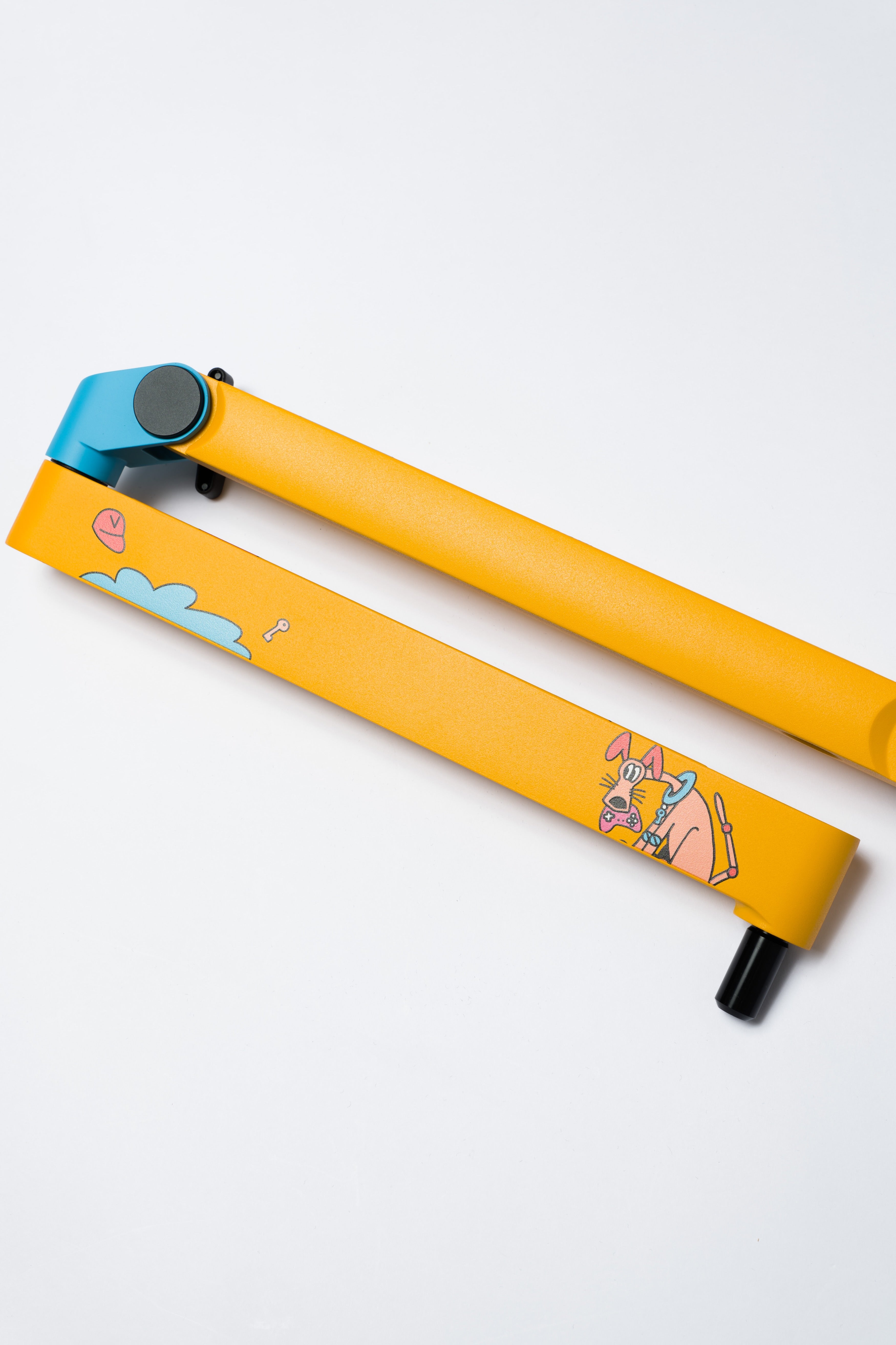 vaultroom × Elgato Wave Mic Arm LP – VAULTROOM