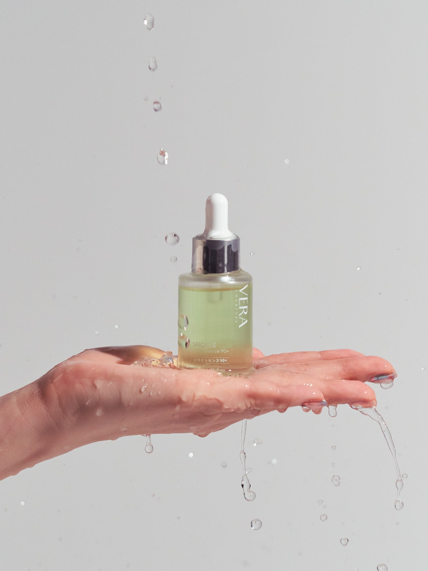 シカエッセンス90+｜CICA高濃縮・鎮静美容液（30ml）｜VERA CHARITES公式