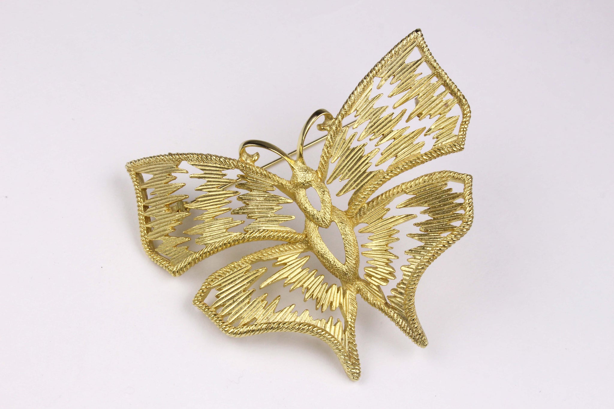 CHRISTIAN DIOR butterfly brooch – Vintage Carwen