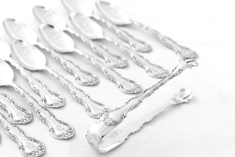 アンティークシルバー 純銀製（925）1912年 スクロール装飾のフリル