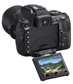 バリアングル液晶モニターが動画撮影に威力、ニコンD5000 | VIDEO