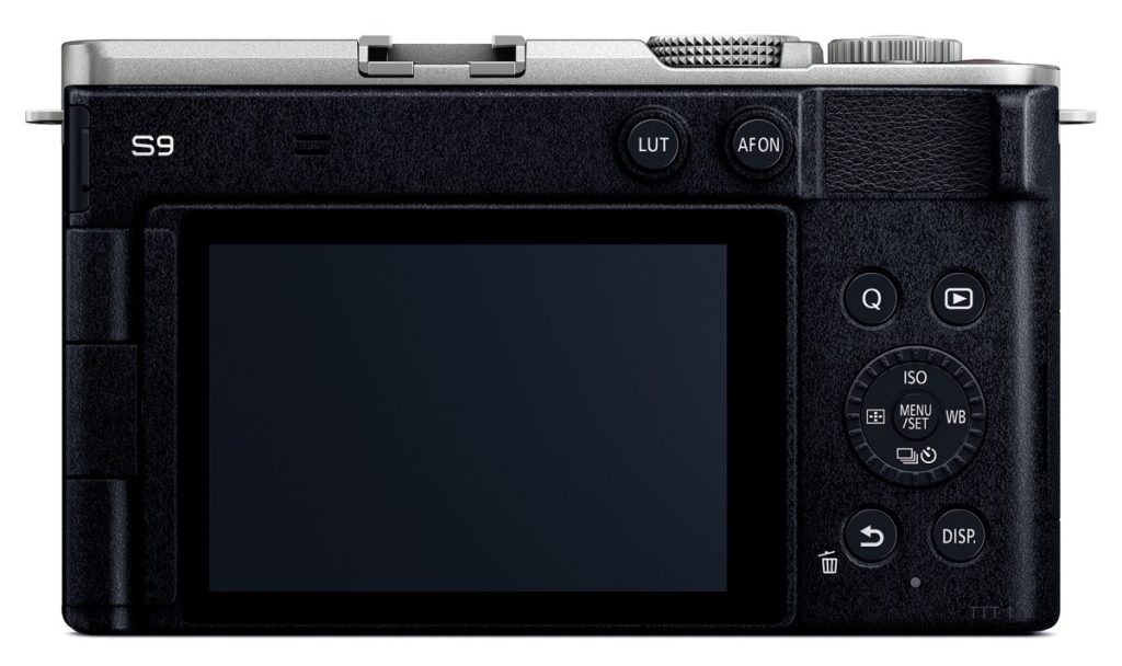 パナソニック、フルサイズミラーレス一眼カメラ「LUMIX S9」を発表